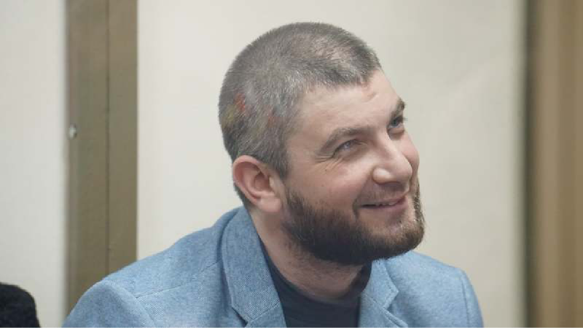 У РФ засудили кримського журналіста Аметова до 11 років колонії